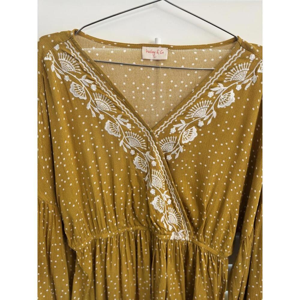 Hailey & Co. embroidered floral peplum blouse size Large - Picture 4 of 7